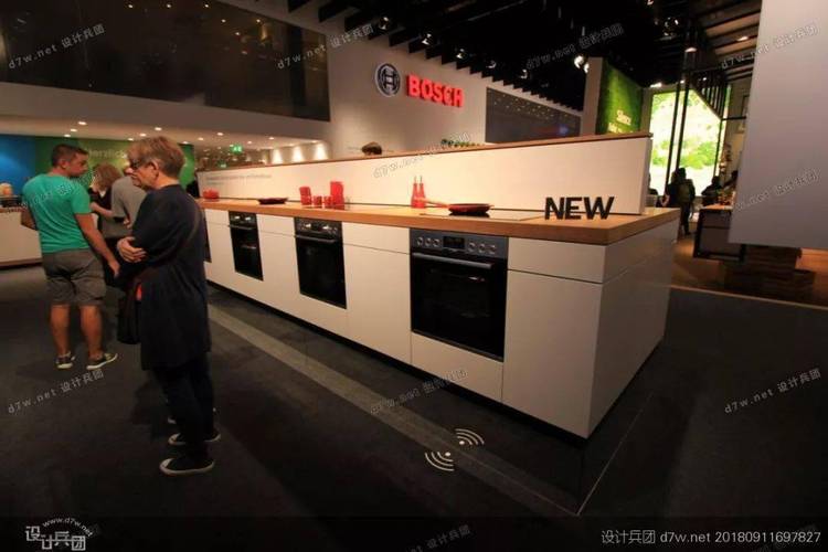 元品科技 40个电子产品展示台，开启沉浸式科技体验新纪元
